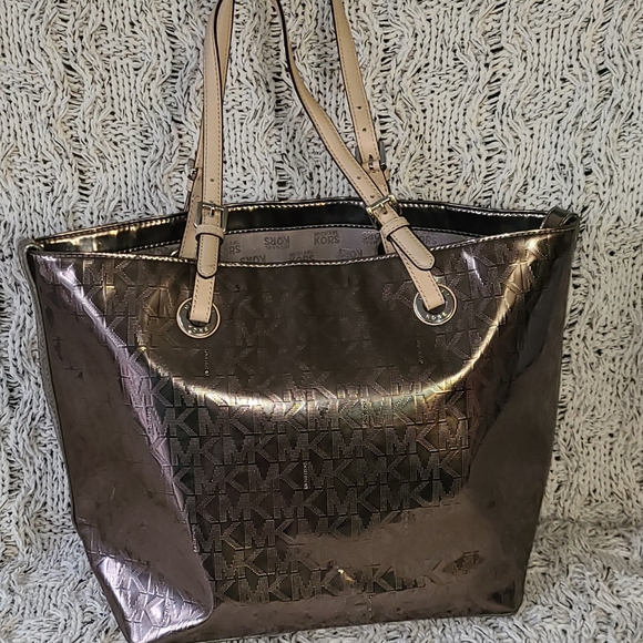 Michael Kors Handbags - Michael Kors purse